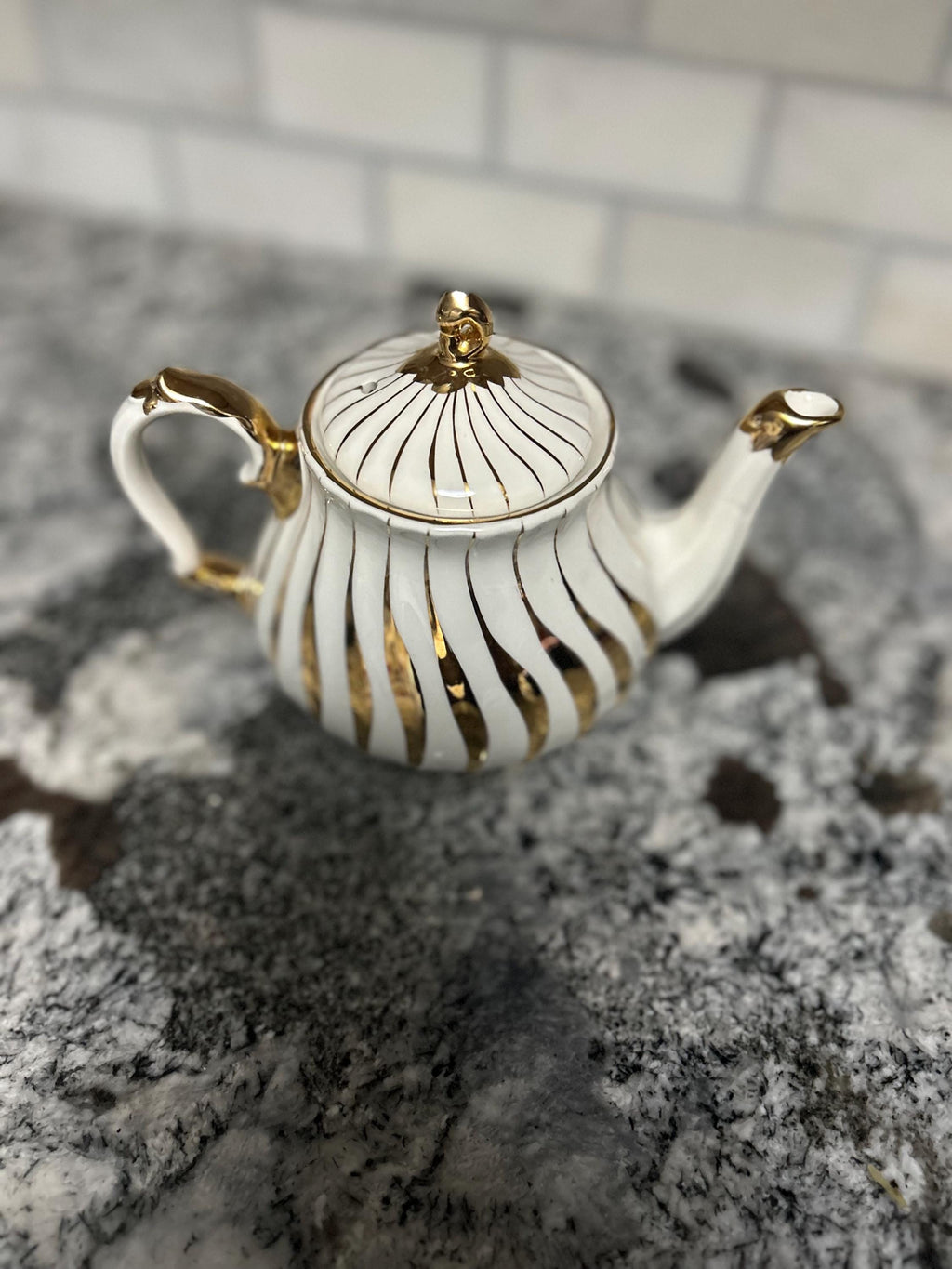 Sadler Mid Century Vintage Teapot w/Cream Gold Swirls Stripes