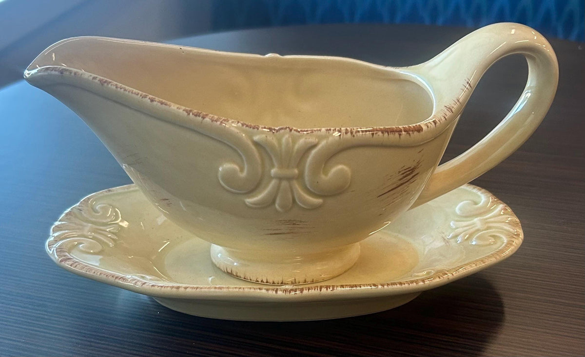 Vintage Cream Gravy Boat with Saucer | Farmhouse Kitchen Decor | Rustic Serving Dish | Shabby Chic Tableware | Neutral Kitchen Accent